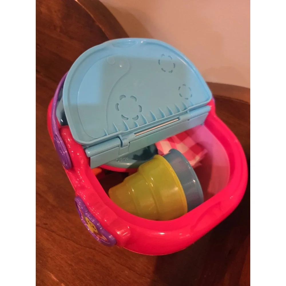 LeapFrog Shapes and Sharing  Interactive Picnic Basket (Pink) P13
